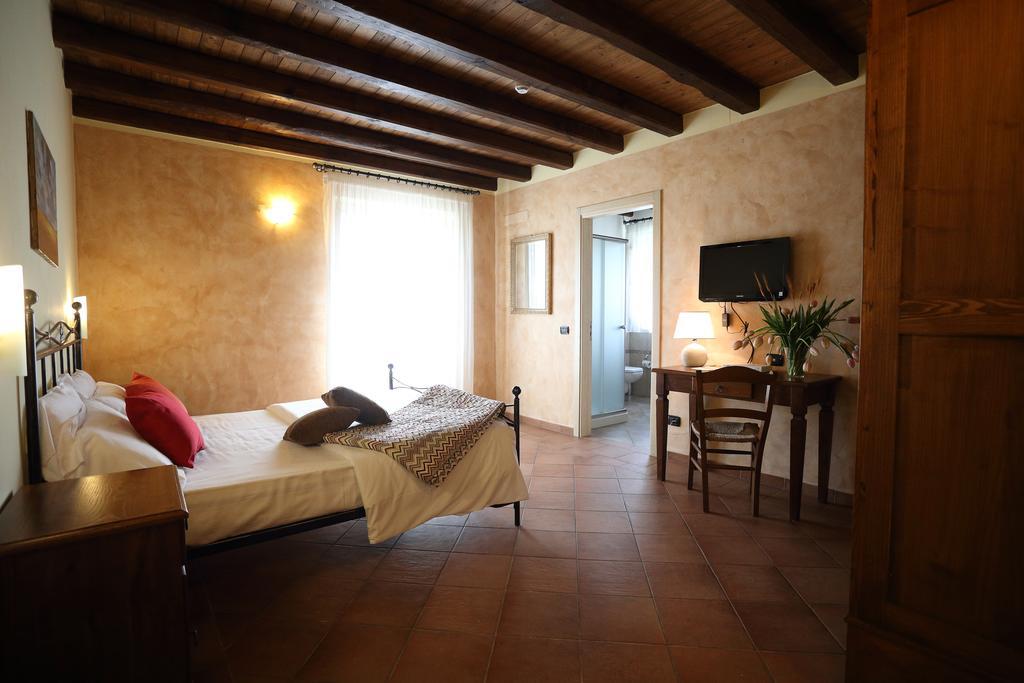 Agriturismo Creta Rossa Bauernhof